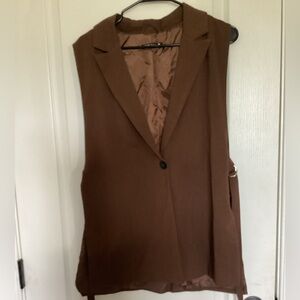 Oversized sleeve less blazer with side straps